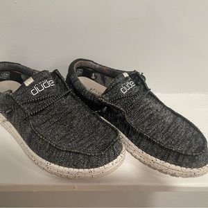 Men’s black Hey Dudes Size 10